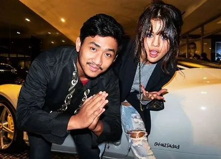 Pria Ini Ngedit Dirinya Dengan Seleb Hollywood Hasilnya Mirip M Kapanlagi Com