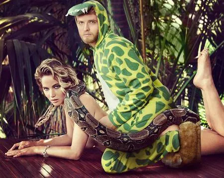 Pria Ini Photoshop Dirinya Bareng Para Artis Hollywood, Gokil!