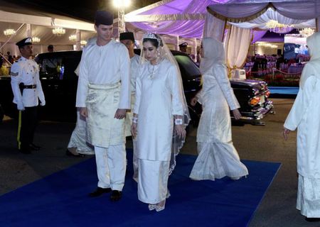 Putri Sultan Johor Malaysia Menikah Maharnya 70 Ribu Rupiah M Kapanlagi Com