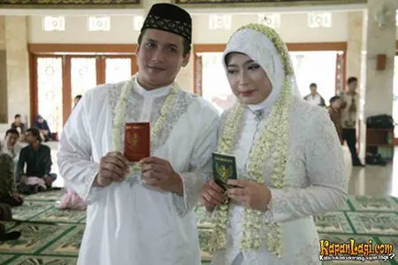 Pernikahan Tya Subiakto Candy Satrio Di Masjid Puri Cinere Kapanlagi Com