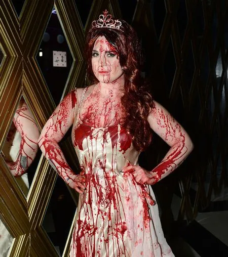 Potret Seram Saat Artis Rayakan Halloween, Berani Lihat?
