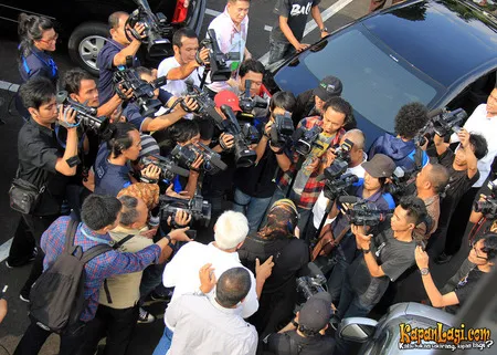 Preskon Perceraian Camelia Malik Dan Harry Capri Berurai Air Mata Kapanlagi Com