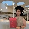 Rachel Amanda Resmi Sandang Gelar Master, Ambil Ijazah di Belanda