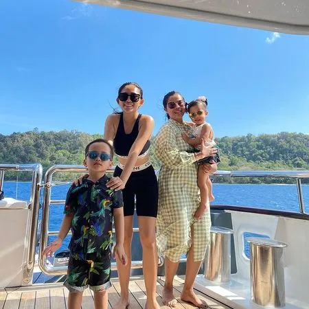 Ramai Disorot, 8 Potret Penampilan Rachel Vennya yang Dinilai Terlalu Terbuka Saat Liburan - Hot Pakai Swimsuit