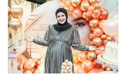 Resiko Lebih Besar, 6 Public Figure Ini Melahirkan Pada Usia 40 Tahun ke Atas, Ada yang Sampai 4 Hari Koma!