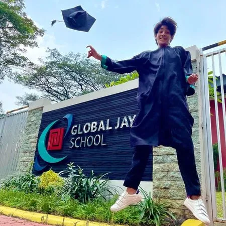 Resmi Jadi Siswa SMP, 9 Momen Kenzy Anak Andre Taulany Wisuda - Netizen Salfok Dikira Sudah SMA