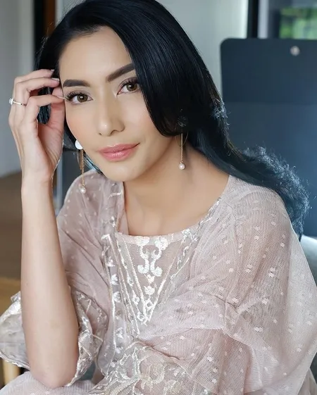 Resmi Menjanda, Ini 8 Potret Tyas Mirasih yang Makin Hot Memesona