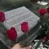 Richa Novisha Ziarah ke Makam Gary Iskak, Unggah Kenangan Bareng Mendiang Suami