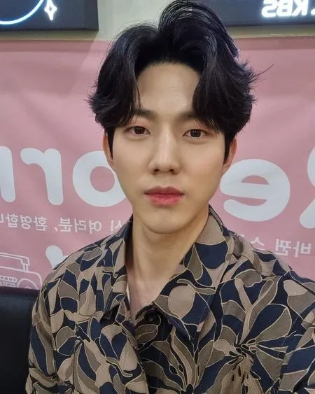 Rilis Debut Solo Dengan Single Out of the Blue , Intip 8 Potret Dowoon DAY6 Yang Boyfriendable!