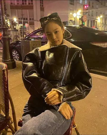 Rindu Kenangan di Paris, Jennie BLACKPINK Unggah Beberapa Potretnya Saat di Kota Cinta Tersebut!