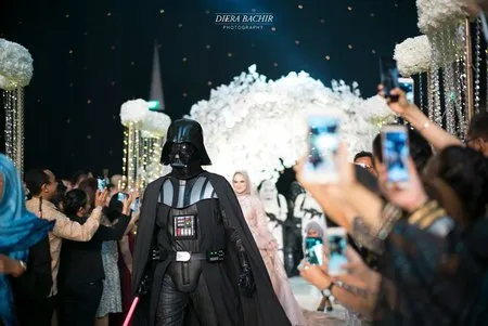 Roger Danuarta Dan Cut Meyriska Gelar Resepsi Mewah Dihadiri Personel Star Wars Kapanlagi Com