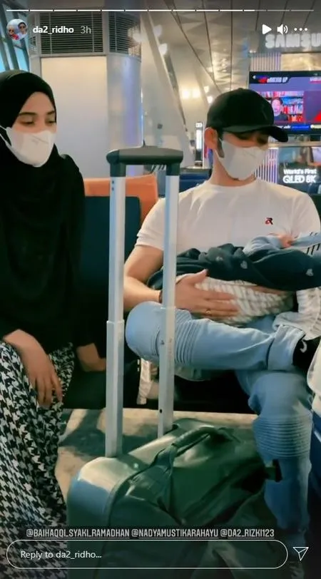 Rujuk Usai Diisukan Cerai, 8 Potret Rizki DA dan Nadya Mustika Ajak Baby Syaki Terbang ke Medan Menemui Sang Nenek