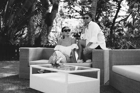 Sama-Sama Bikin Bangga Indonesia, Ini 8 Potret Lawas Agnez Mo dan Greysia Polii - Best Friend Goal Banget!
