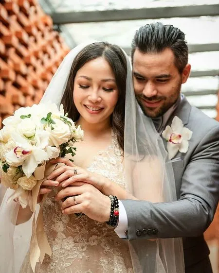 Sama Sama Menikah Pada 12 September 10 Potret Adu Gaya Audi Marissa Dan Chef Marinka Saat Kenakan Wedding Dress Kapanlagi Com
