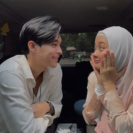 Satu Tahun Menikah, Ini Deretan Foto Manis Dinda Hauw dan Rey Mbayang: Dari Taaruf Sampai Kini Punya Anak