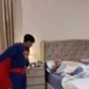 Sederet Cara Betrand Peto Bangunin Ruben Sahur, dari Cosplay Jadi Maling - Superman