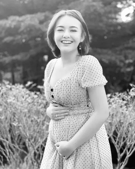 Sederet Foto Cantik Amanda Manopo Pamer 'Babybump', Bikin Netizen Heboh Sampai Cari Endorse-an Susu Ibu Hamil!
