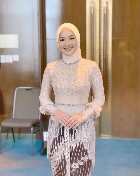 Sederet Foto Cantik Cut Syifa Jadi Bridesmaid di Akad Nikah Lesti dan Rizky Billar, Anggun Pakai Kebaya Warna Nude