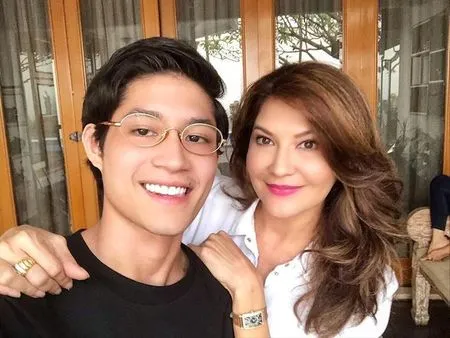 Sederet Foto Kekompakan Tamara Bleszynski & Teuku Rassya, Ibu dan Anak yang Sama-Sama Menawan!