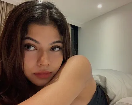Sederet Foto Yoona Gimenez yang Sering Disebut Mirip Kylie Jenner, Bintang Ini 'NALURI HATI' Begitu Memukau!