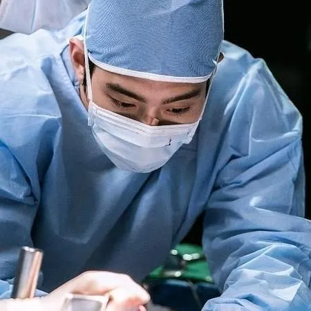 Sederet Potret Ahn Hyo Seop Dan Lee Sung Kyung Jadi Dokter Di Romantic Doctor Kim 2 Kapanlagi Com