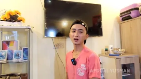 Sederet Potret Penampakan Rumah Sensen Asisten Raffi Ahmad, Masuk Gang Sempit - Ada Kasur Jumbo di Dalam Kamarnya!