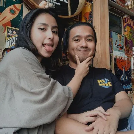 Segera Menikah, Intip 8 Potret Mesra Joshua Suherman dan Clairine Clay: Begitu Manis Punya Tato yang Matching!