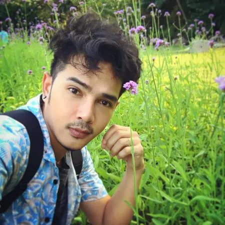 Selfie Ganteng Chumnam Cowok Thailand Suka Makan Sambil Jongkok Kapanlagi Com