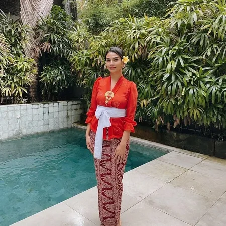 Sempat Dikabarkan Hamil Lagi, Begini Potret Terbaru Vanessa Angel yang Kini Makin Langsing dan Singset