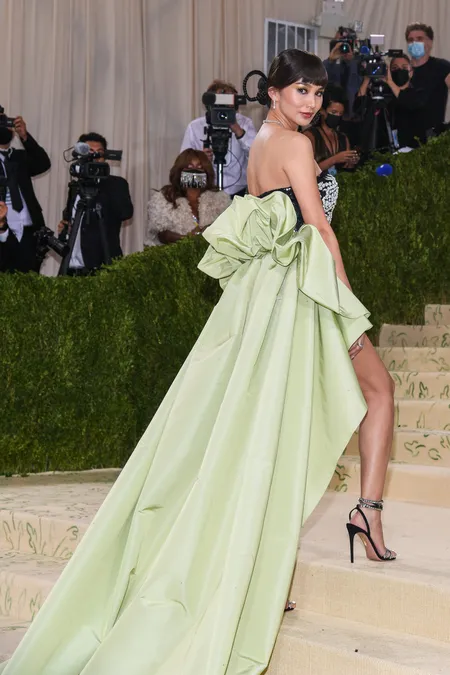 Sempurna! 12 Artis Ini Dapat Predikat Best Dressed di Met Gala 2021, Ada Kendall Jenner - Rihanna