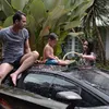 Serunya Raffi, Nagita dan Rafathar Mandi Sambil Cuci Lamborghini