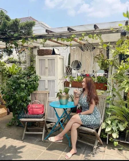 Siap Cari Suami Lagi, 8 Potret Aura Kasih yang Disebut Makin Cantik - Pancarkan Aura Hot Mom!