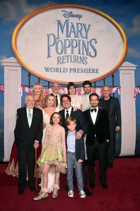 Siap Tayang Bulan Depan Premier Mary Poppins Returns Meriah Kapanlagi Com