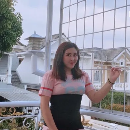 Sibuk Berbisnis dan Jadi Youtuber, 8 Potret Terbaru Errin GD yang Makin Cantik - Sudah Punya 4 Anak