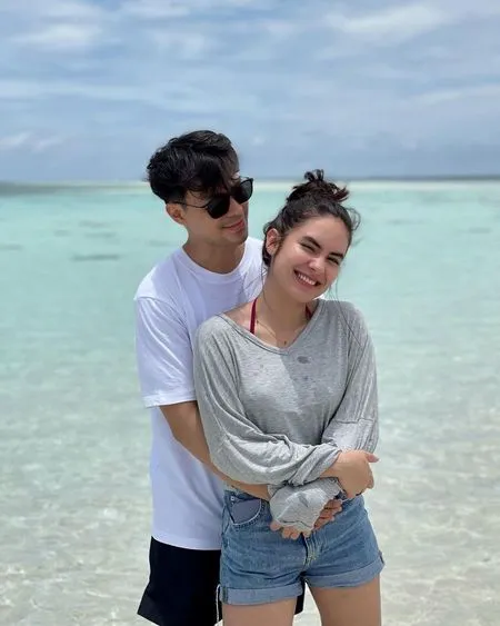 Steffi Zamora dan Fero Walandouw Pamer Foto Liburan ke Manado, Mesra di Pulau Bunaken Hingga Isyaratkan Hari Baik