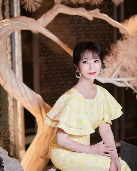 Sudah Usia 66 Tahun, Potret Angie Chiu 'Pai Su Chen' Legenda Ular Putih Bikin Kagum - Cantiknya Nggak Berubah!