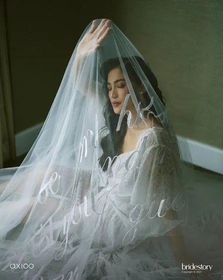 Sukses Bikin Pangling, 8 Potret Detail Penampilan Jessica Iskandar di Momen Pernikahan - Cantik Pakai Gaun Putih
