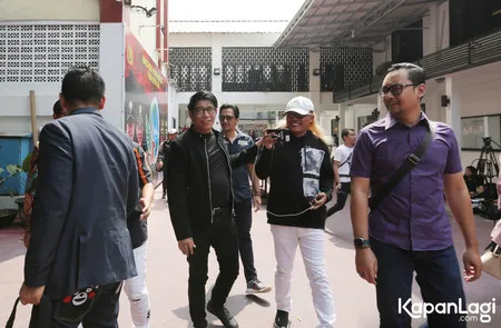 Sule, Andre, Parto, Denny dan Rina Nose Jenguk Nunung di Rutan Ditnarkoba Polda Metro