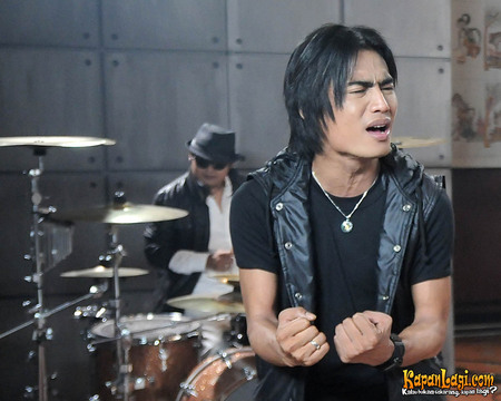 St12 Syuting Video Klip Di Domus Cafe Kapanlagi Com