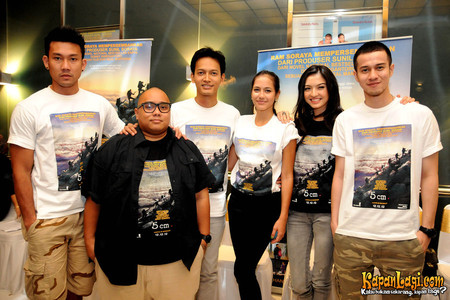 cerita dari film 5 cm cerita dari film 5 cm