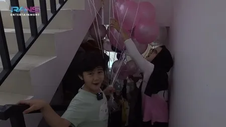 Tak Berhenti Menangis, Ini Momen Haru Nagita Slavina dan Raffi Ahmad Dapat Kejutan Spesial Dari Rafathar di Anniversary yang Ke-7