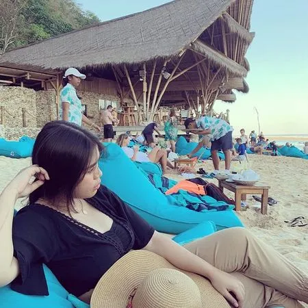 Tak Pernah Tersorot, 8 Potret Rena Oktapia Adik Almarhum Olga Syahputra yang Cantik - Penampilan Hot Curi Perhatian