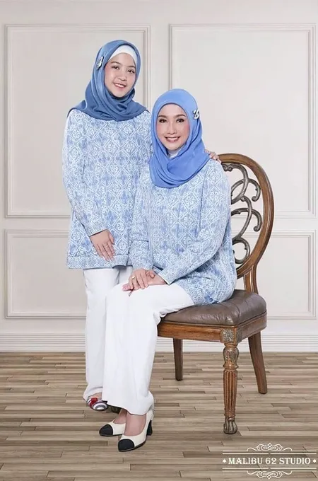 Tak Punya Media Sosial Intip 10 Potret Desy Ratnasari Dan Putri Cantiknya Yang Berusia 18 Tahun Kapanlagi Com