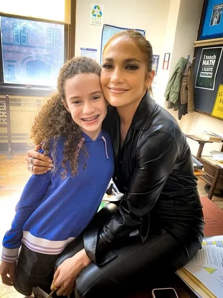 Tampil Anggun, Ini Dia 6 Potrait Jennifer Lopez di Film Terbarunya 'MARRY ME'