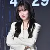 Totalitas, Park Bo Young Turunkan Berat Badan & Tampil Bare Face di 'GOLD LAND'