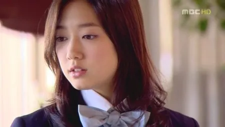 Transformasi Park Shin Hye dari Balita, Jadi Artis Cilik, Hingga Top Star yang Sebentar Lagi Punya Anak