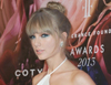 Taylor Swift Tampil Seksi di Fragrance Foundation Awards - Seksi Retro