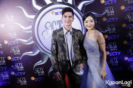 Verrell Bramasta Natasha Wilona Mesra Hadir Di Sctv Awards 2018 Kapanlagi Com