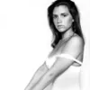Victoria Beckham, Girlband Sampai Jadi Hot Mom & Desainer Kondang