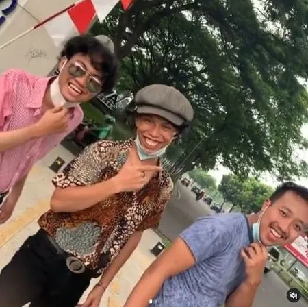 Viral Potret Tiga Pria yang Mirip Dono Kasino Indro Warkop DKI, Bak Kakak Beradik